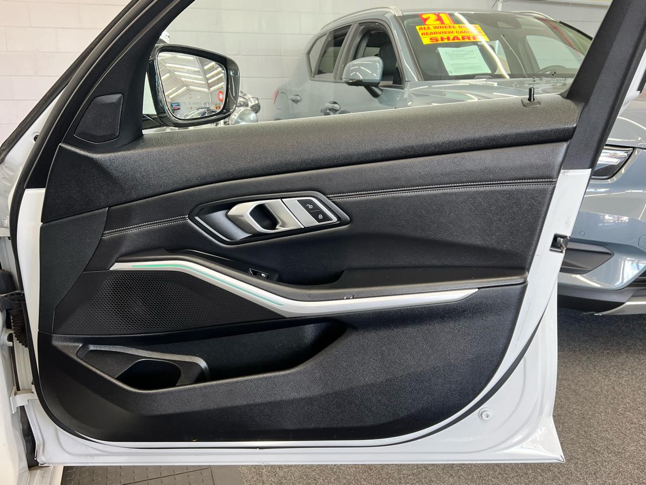 BMW 3-Series 330i xDrive 2019