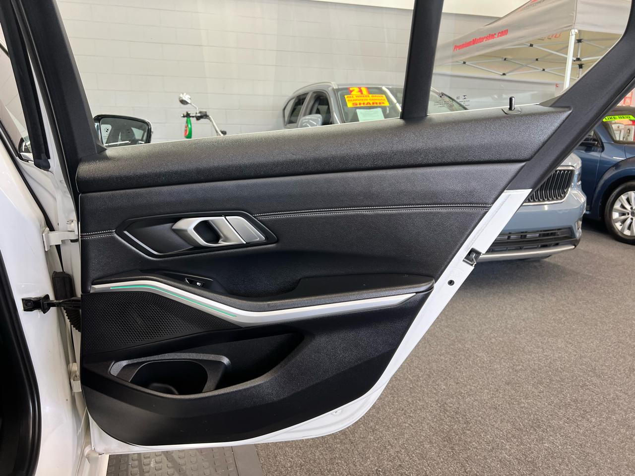 BMW 3-Series 330i xDrive 2019
