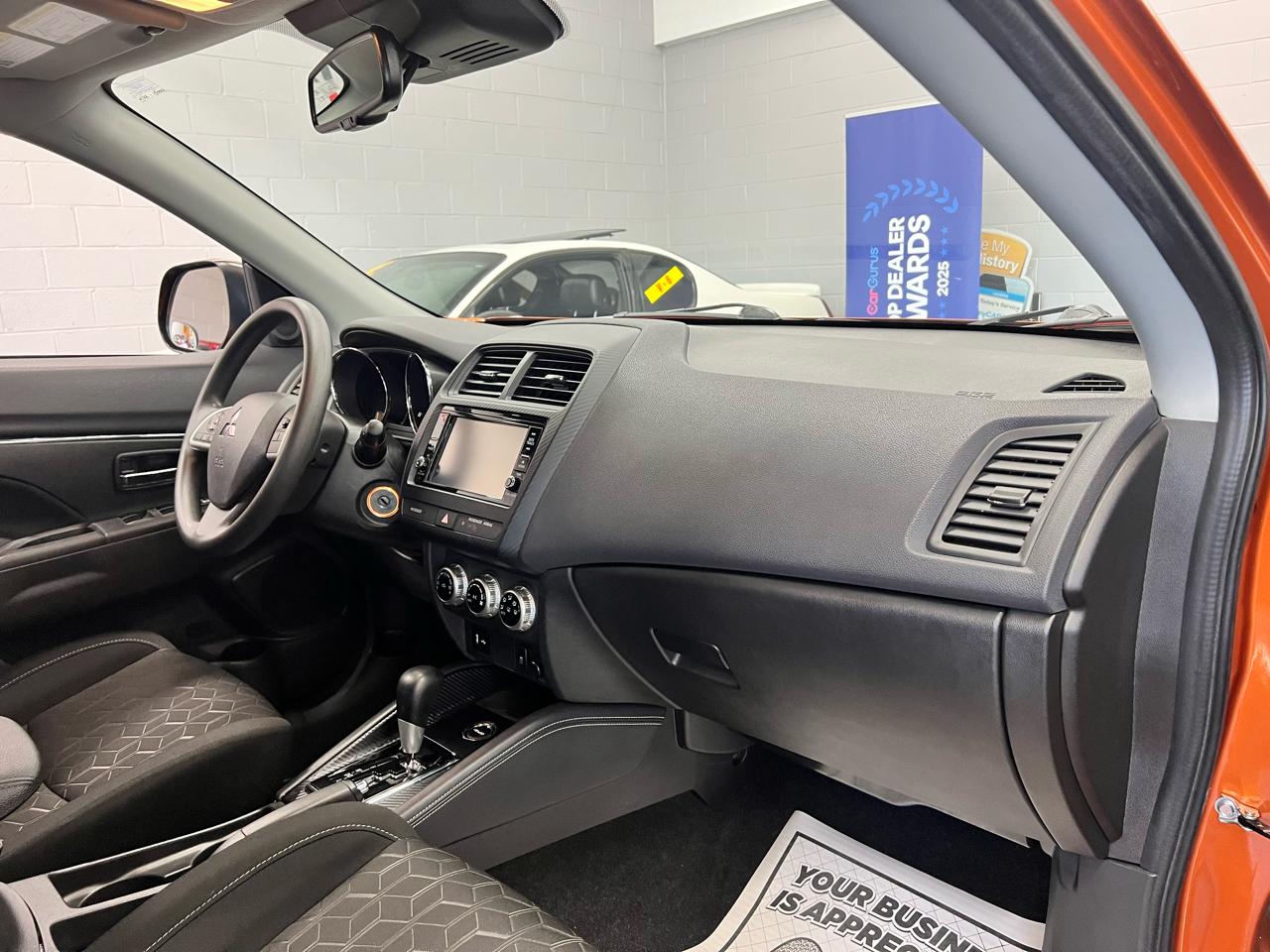 Mitsubishi Outlander Sport 2.0 ES 4WD 2024