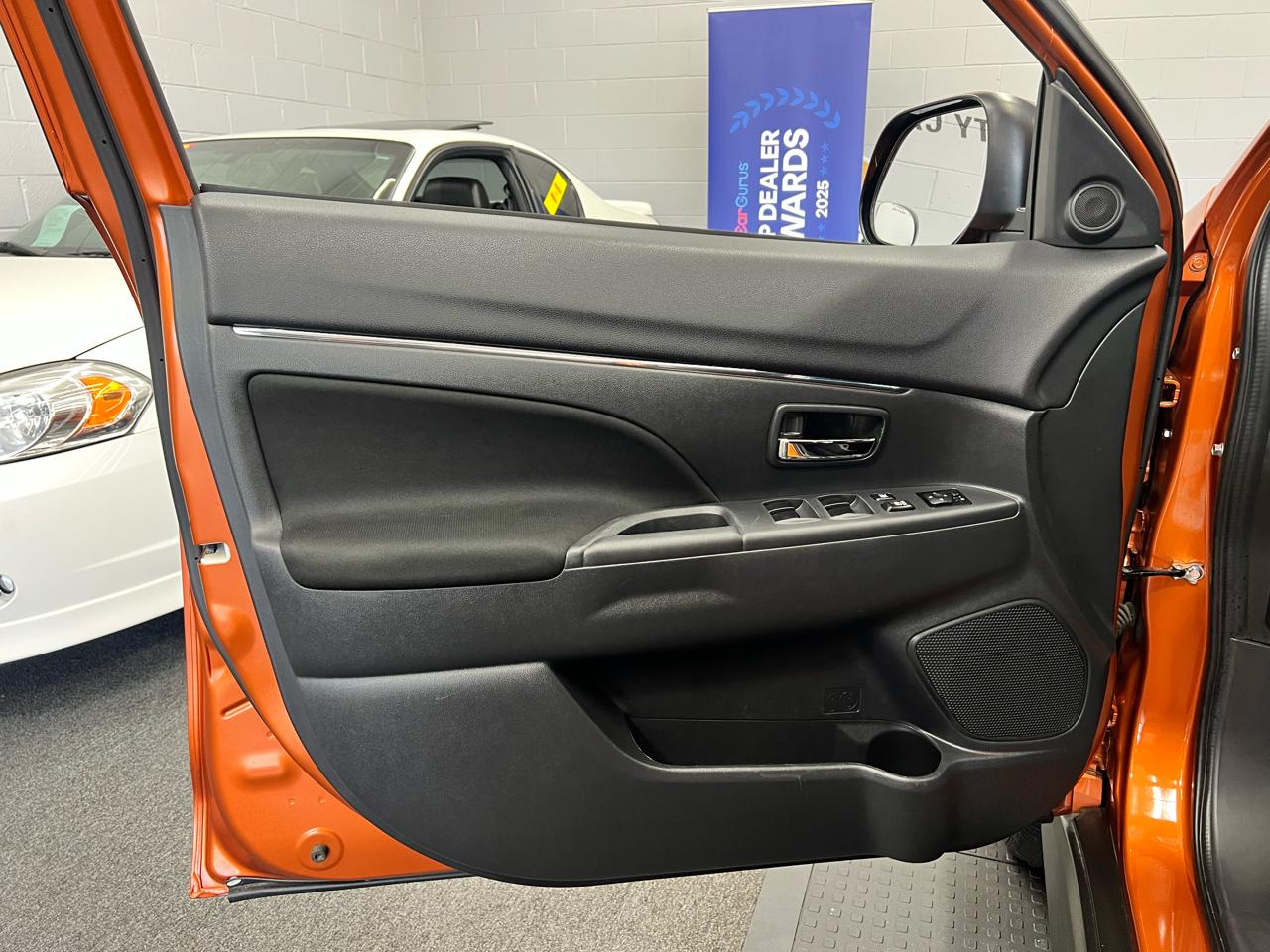 Mitsubishi Outlander Sport 2.0 ES 4WD 2024