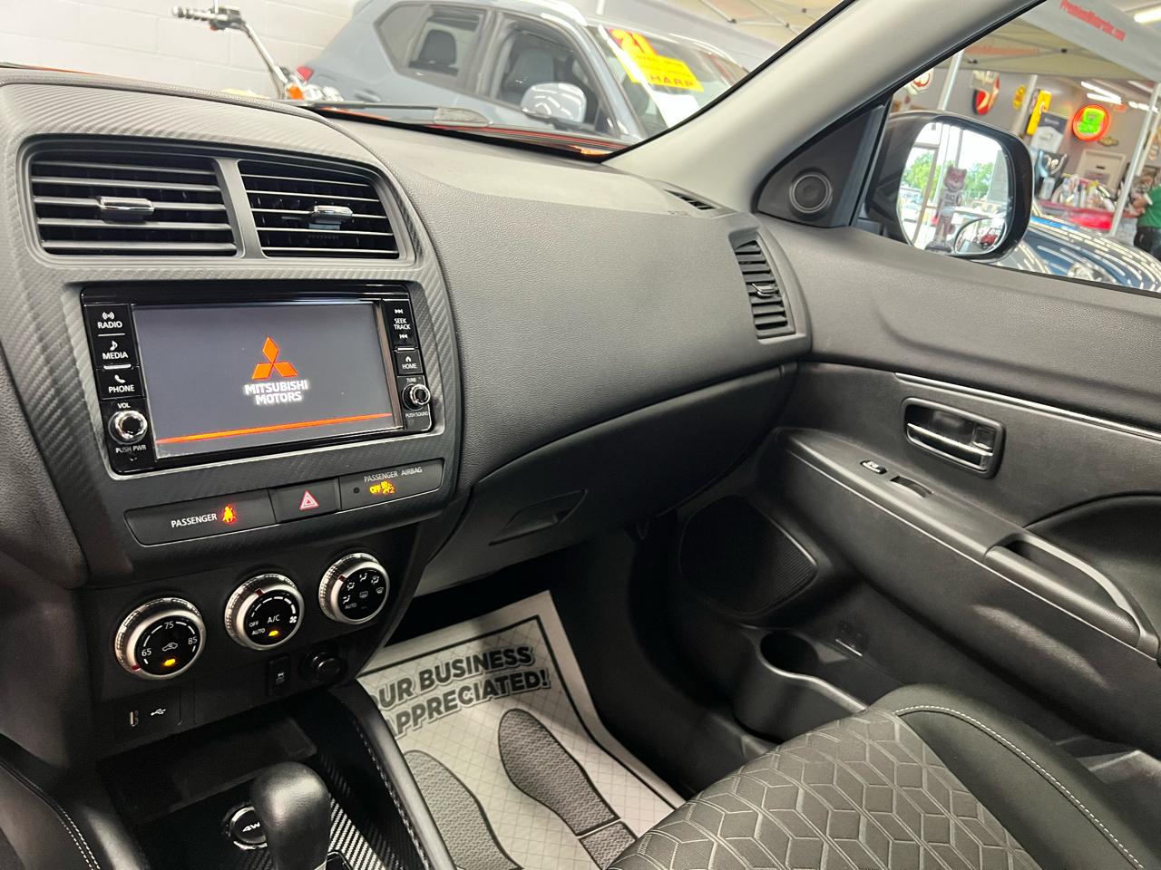 Mitsubishi Outlander Sport 2.0 ES 4WD 2024