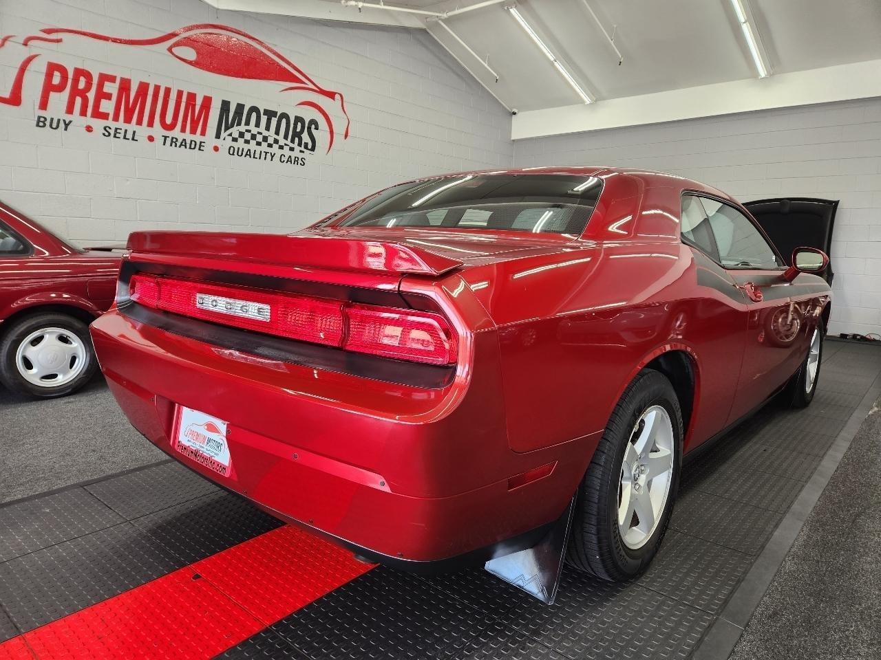 Dodge Challenger  2010