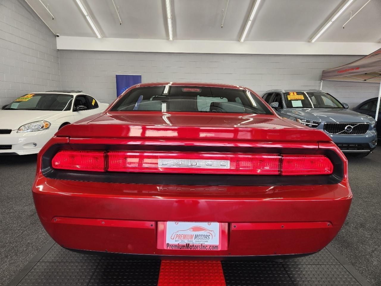 Dodge Challenger  2010
