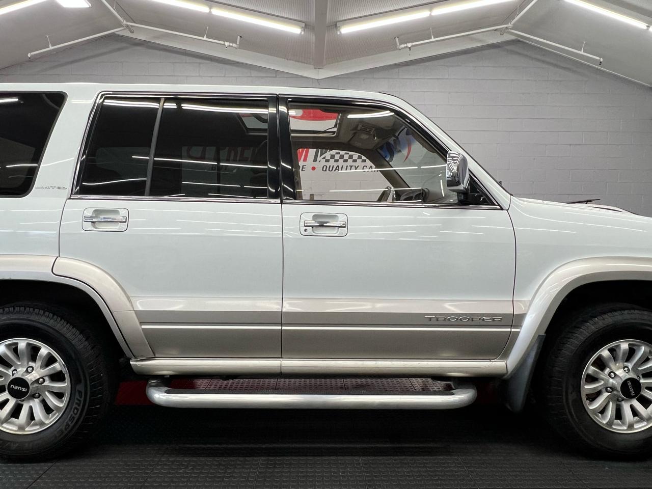 Isuzu Trooper S 2000