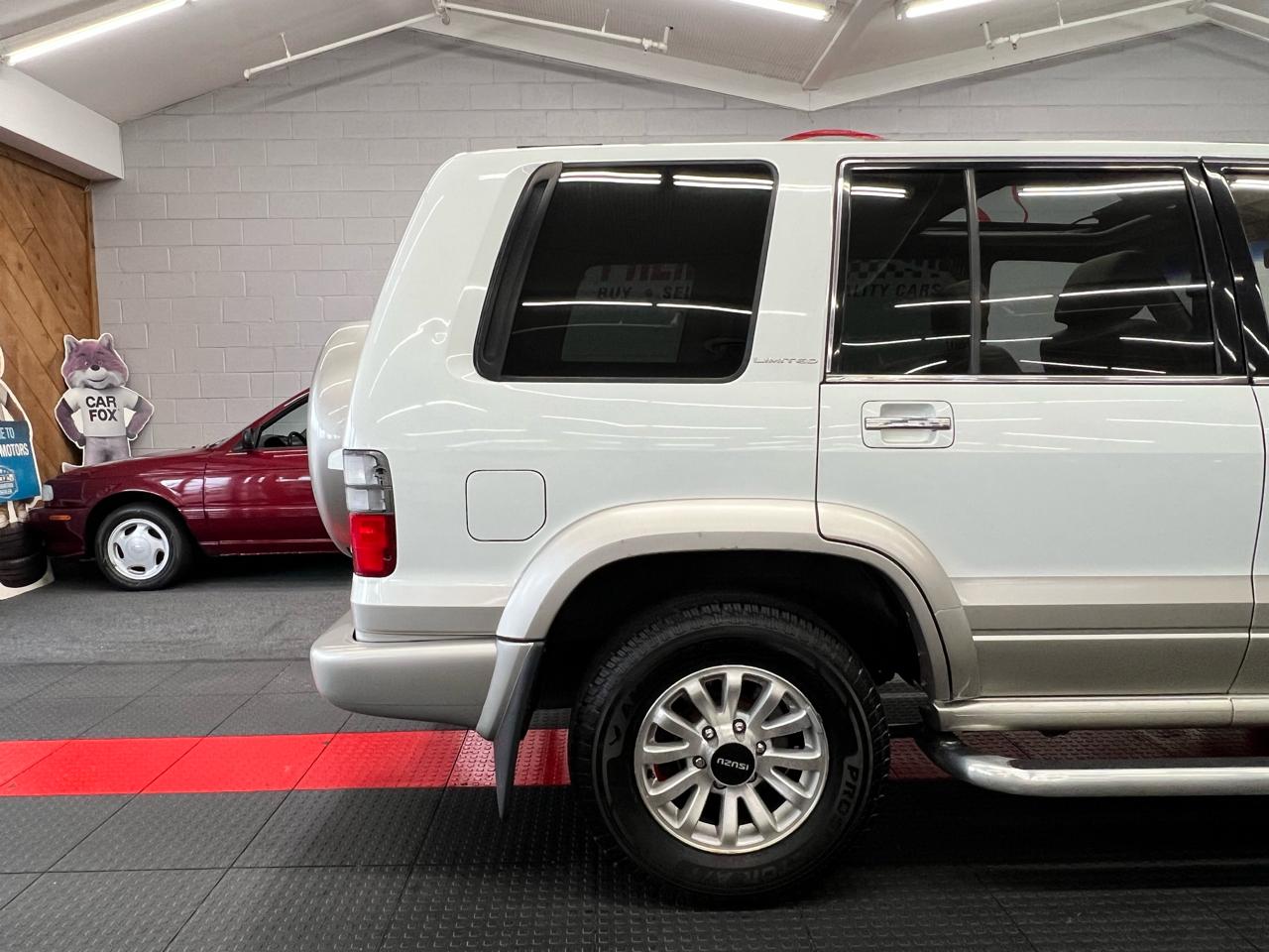 Isuzu Trooper S 2000