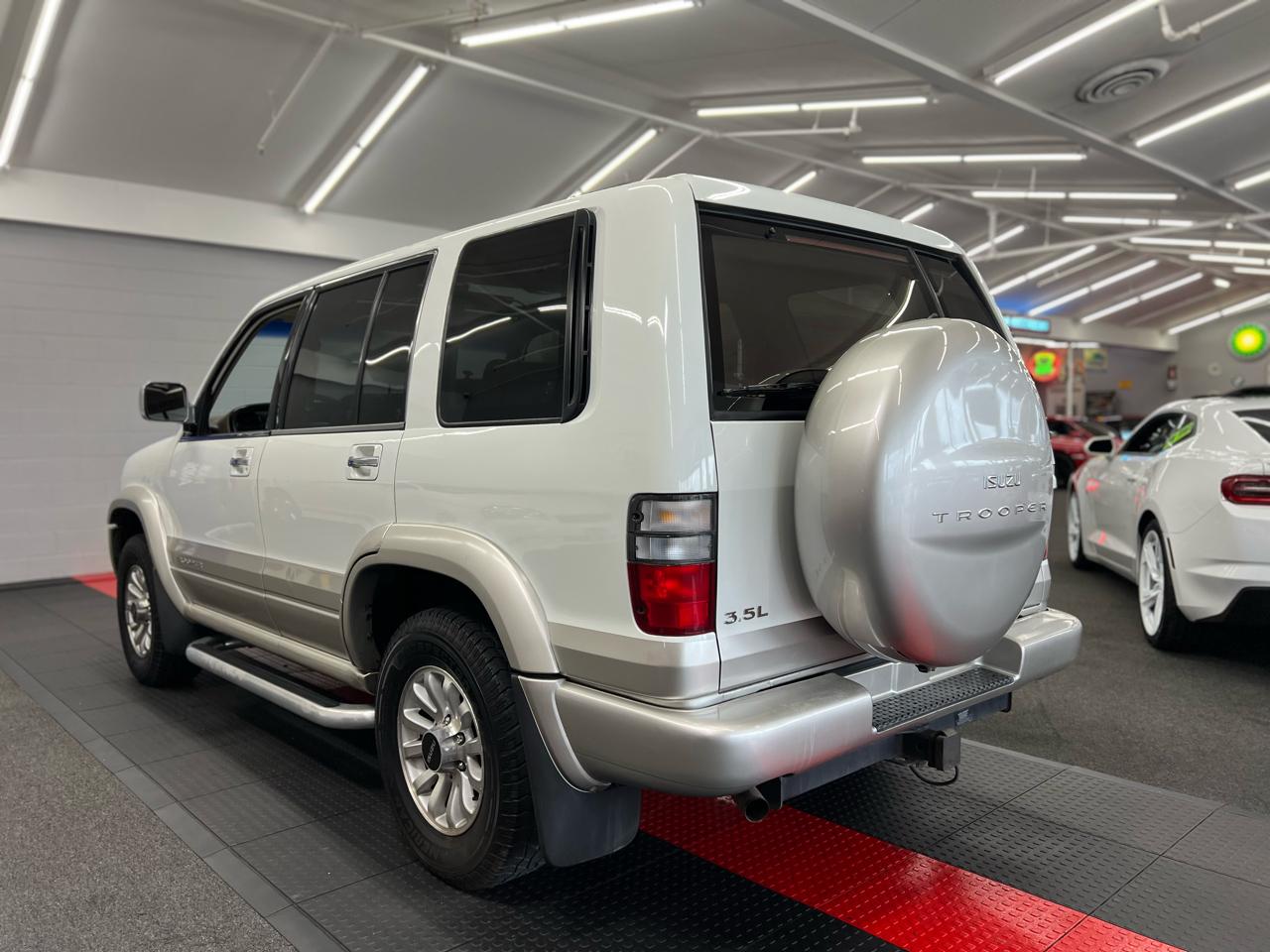 Isuzu Trooper S 2000
