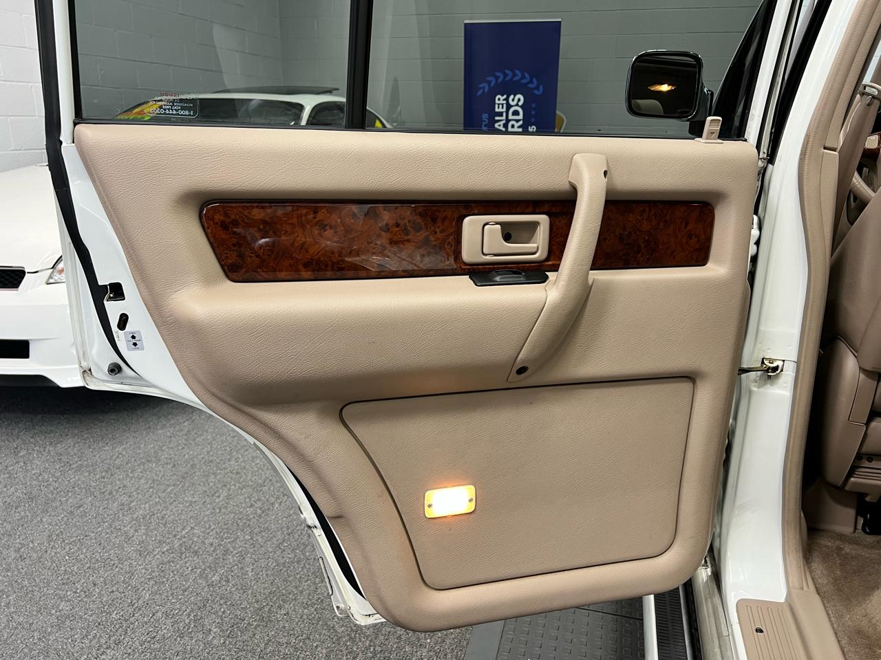 Isuzu Trooper S 2000