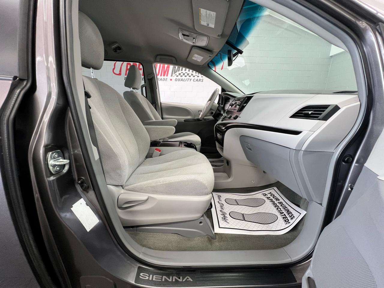 Toyota Sienna LE 2012