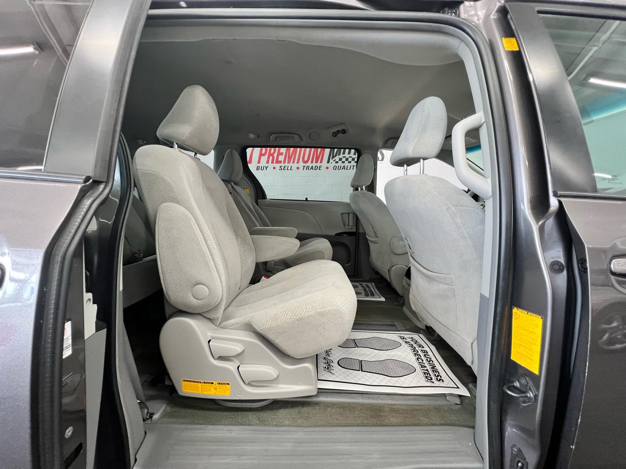 Toyota Sienna LE 2012