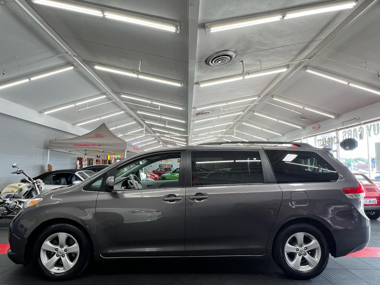 Toyota Sienna LE 2012