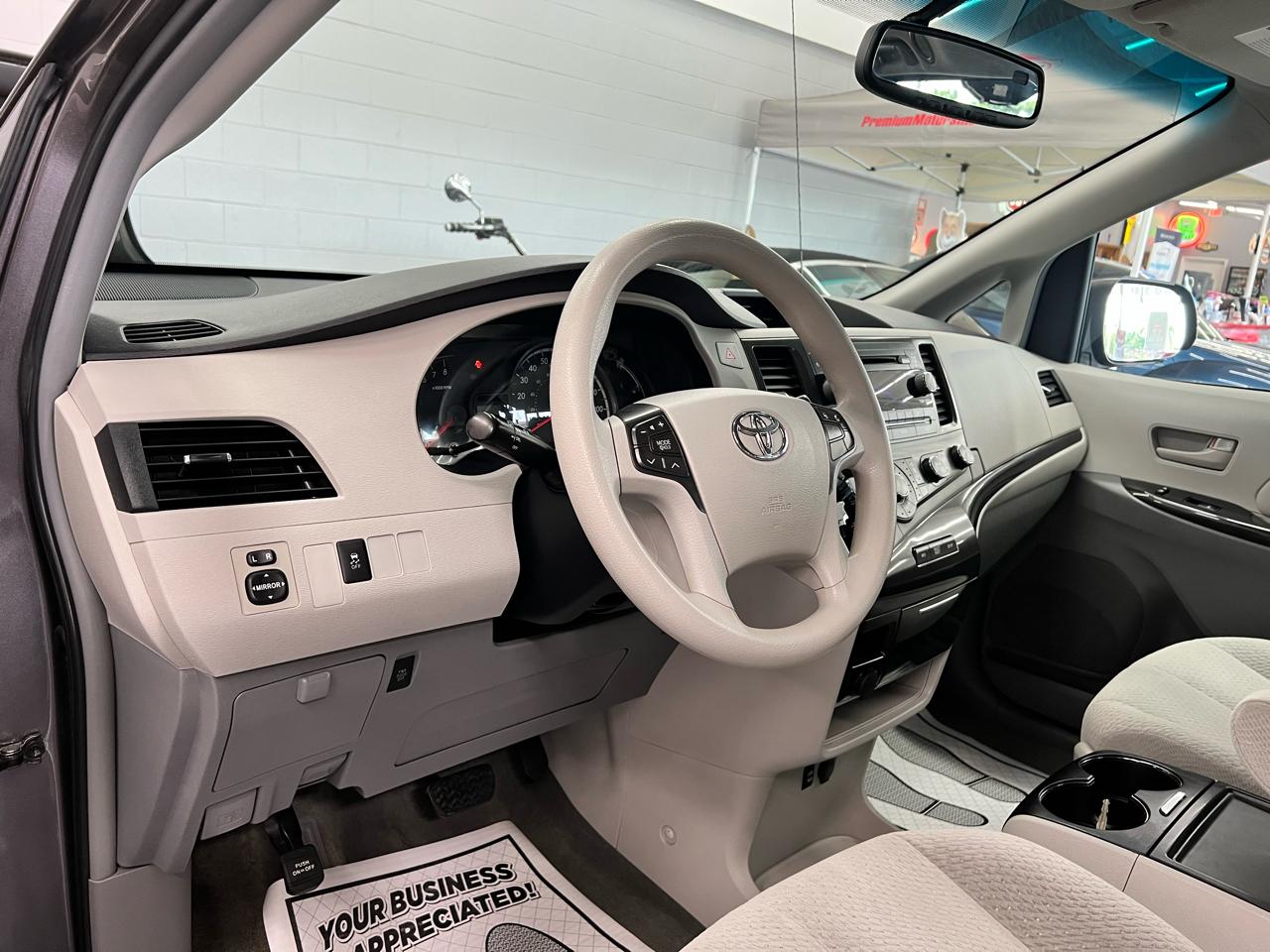 Toyota Sienna LE 2012