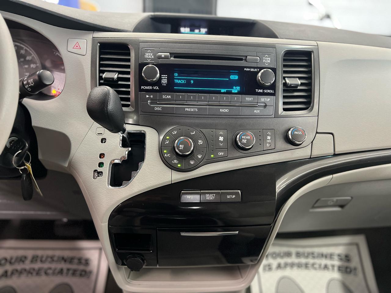 Toyota Sienna LE 2012