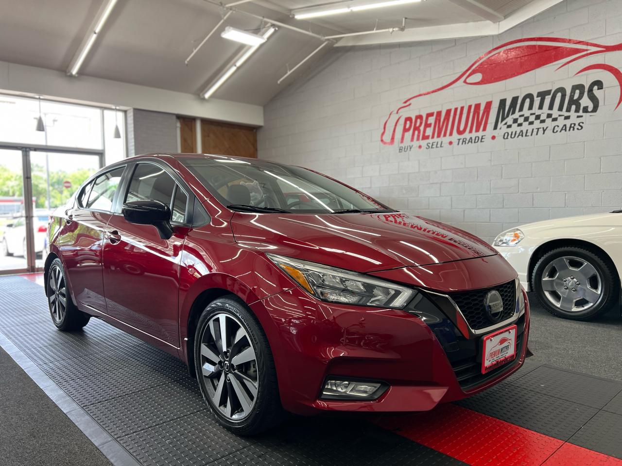 Nissan Versa SR 2020