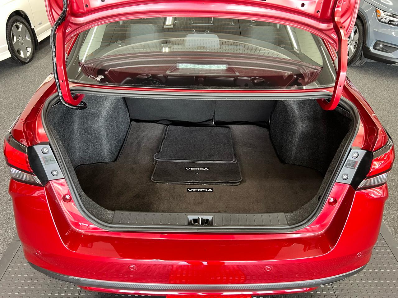 Nissan Versa SR 2020