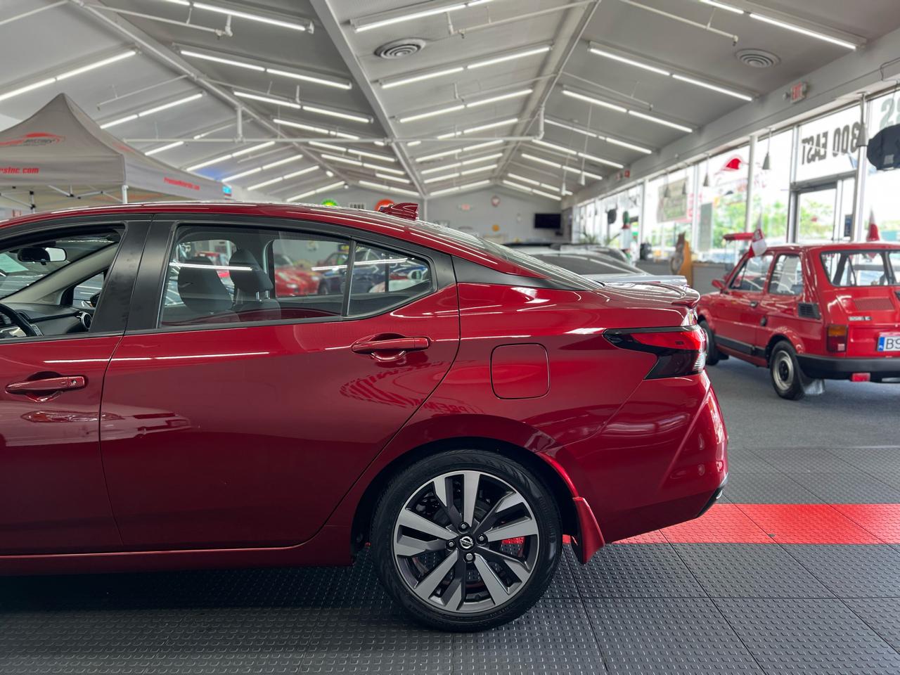 Nissan Versa SR 2020