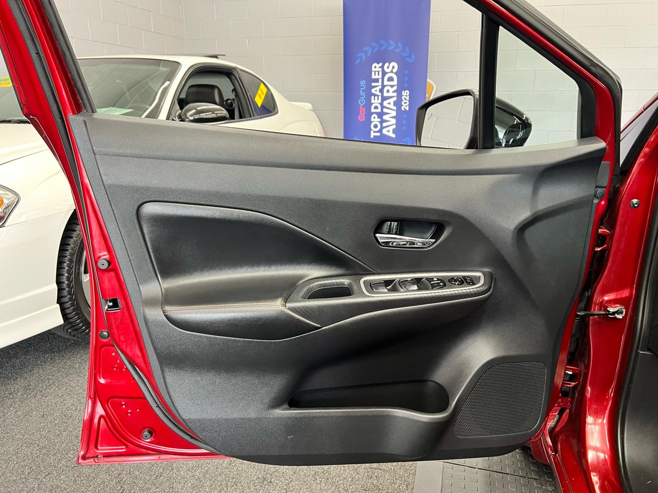 Nissan Versa SR 2020