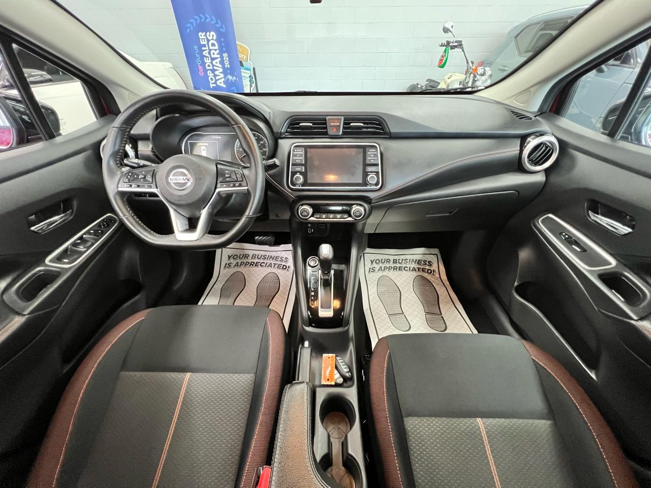 Nissan Versa SR 2020