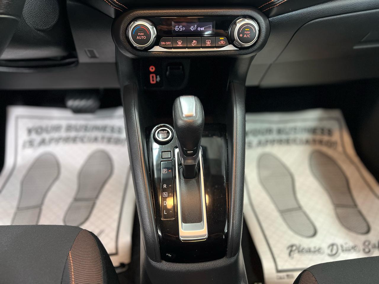 Nissan Versa SR 2020