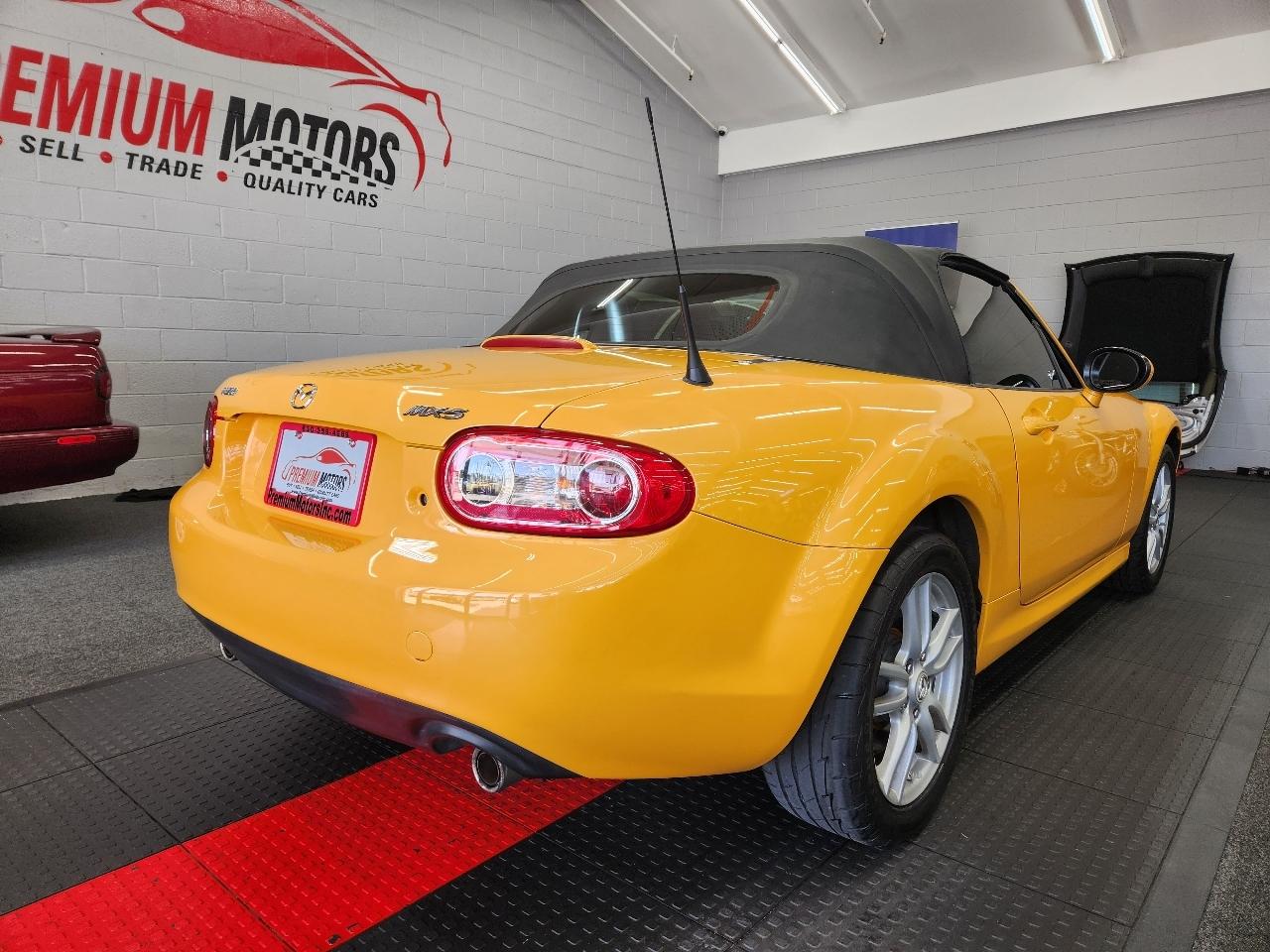 Mazda MX-5 Miata 2dr Conv Auto Sport 2009