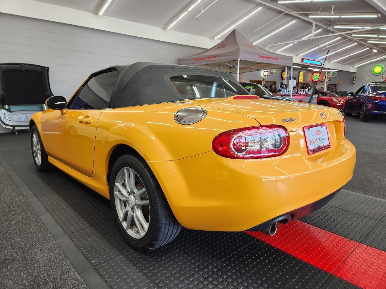 Mazda MX-5 Miata 2dr Conv Auto Sport 2009
