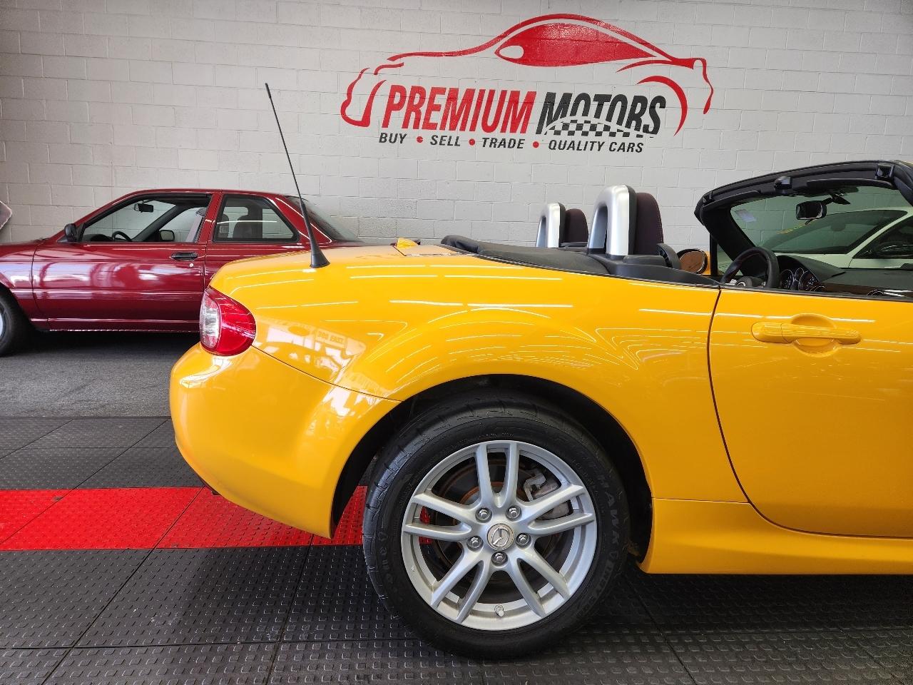 Mazda MX-5 Miata 2dr Conv Auto Sport 2009