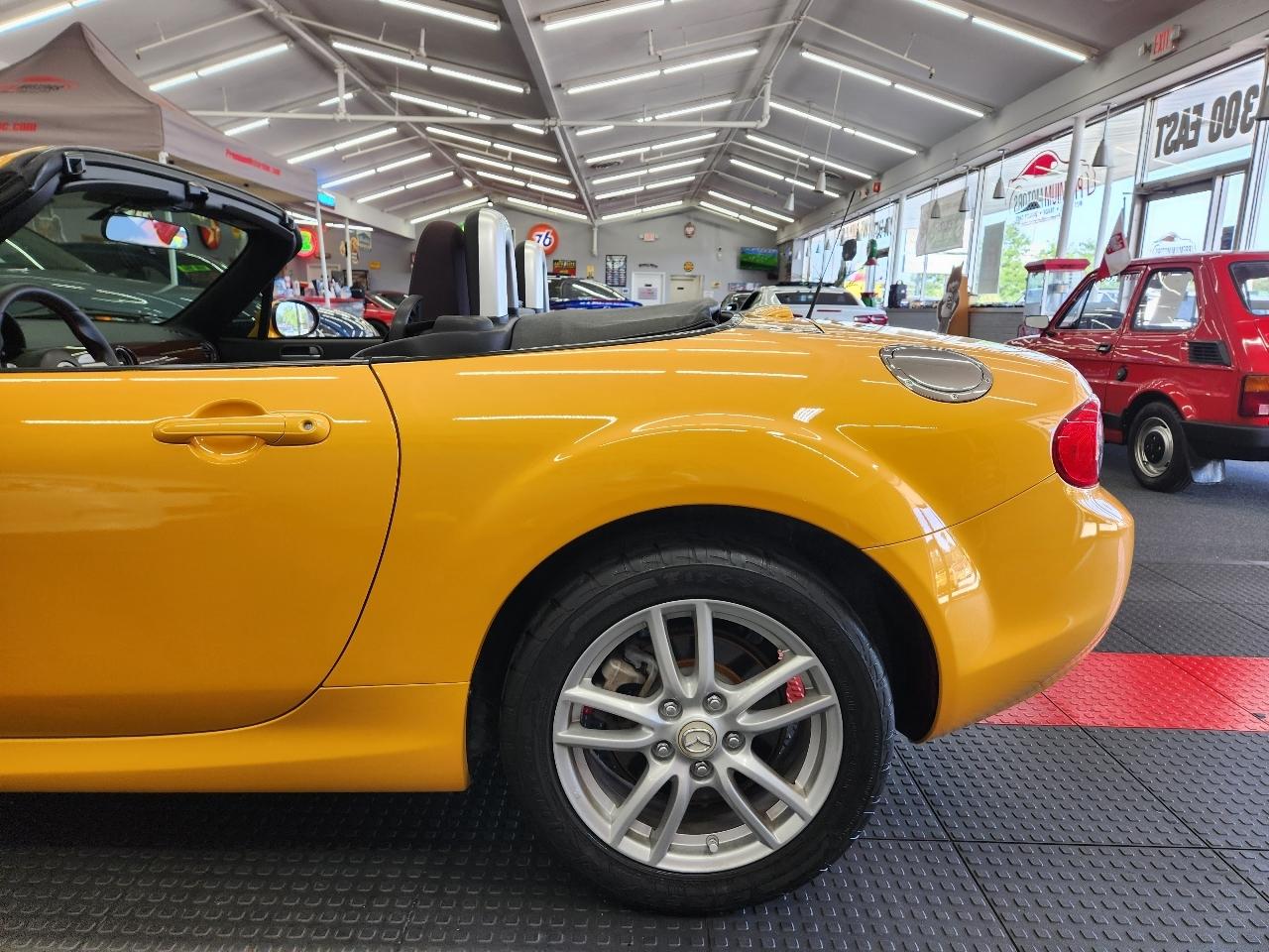 Mazda MX-5 Miata 2dr Conv Auto Sport 2009