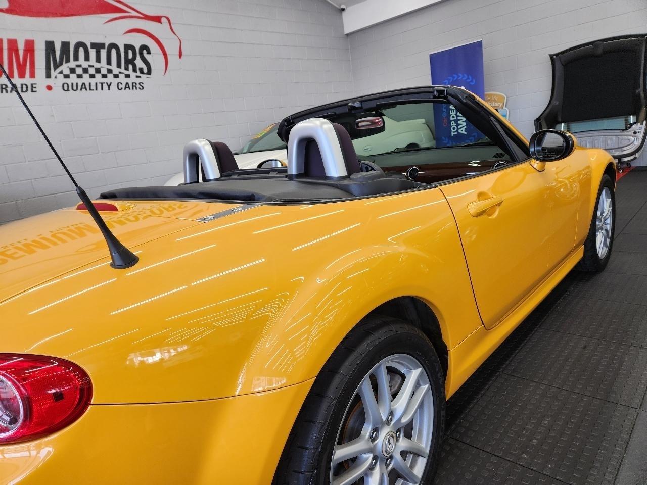 Mazda MX-5 Miata  2009
