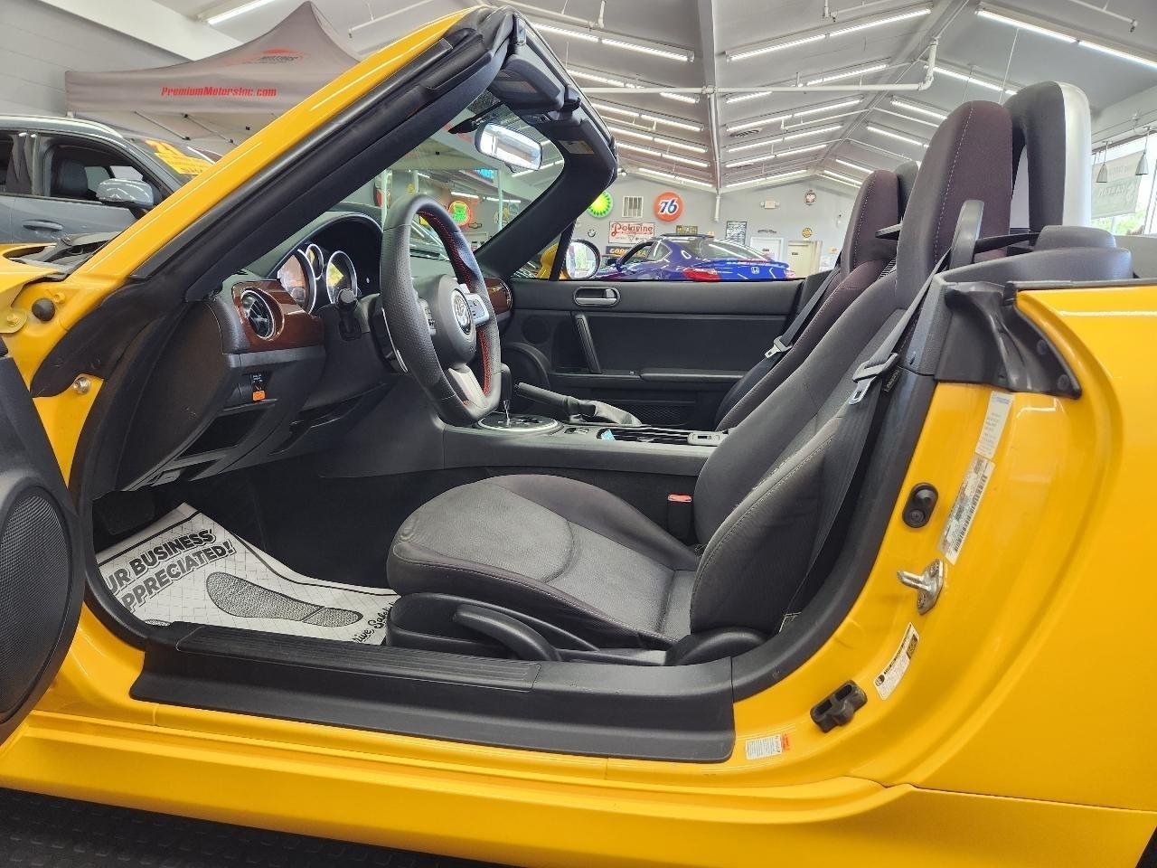 Mazda MX-5 Miata  2009