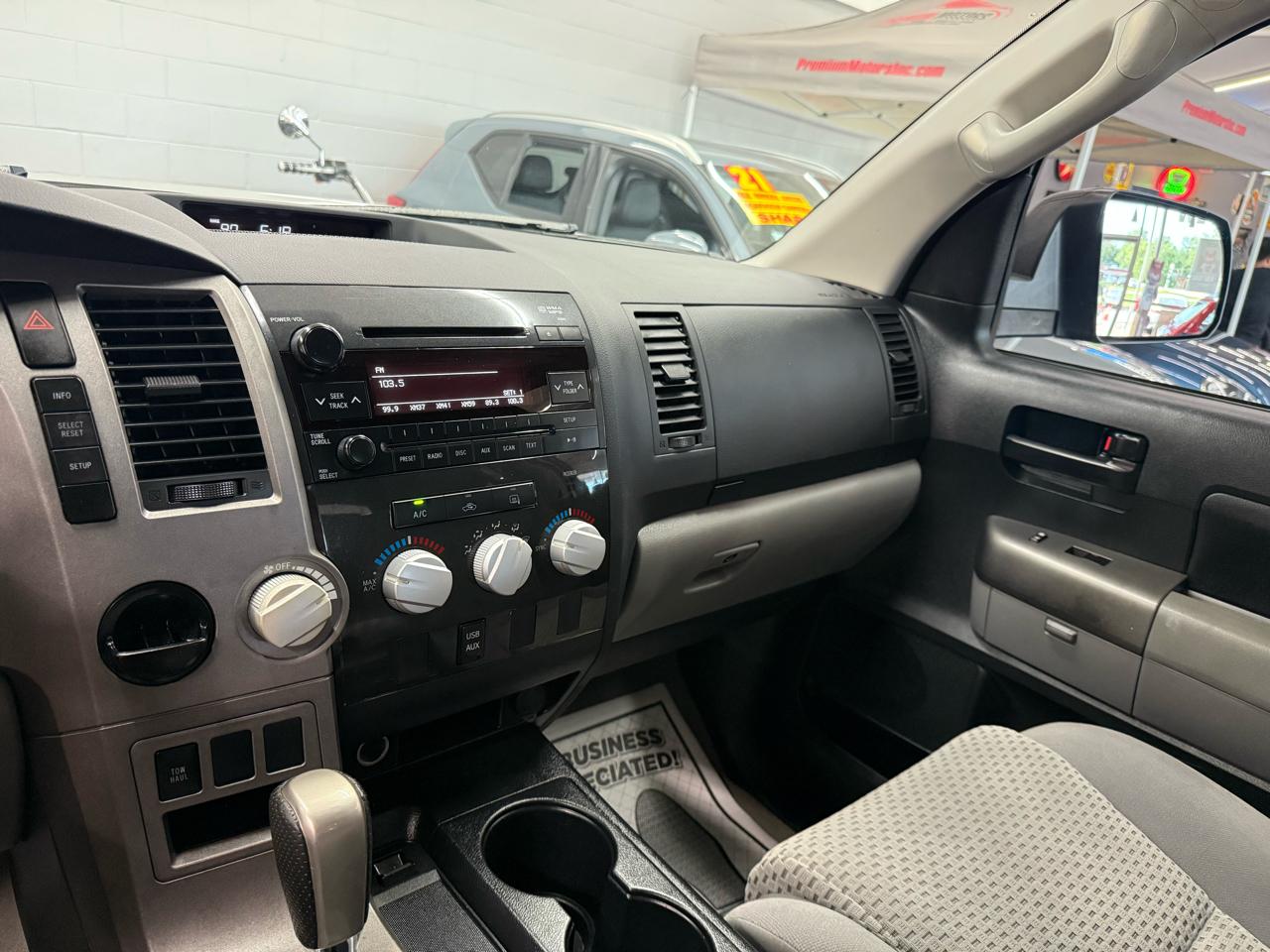 Toyota Tundra Base Double Cab 5.7L 2WD 2011