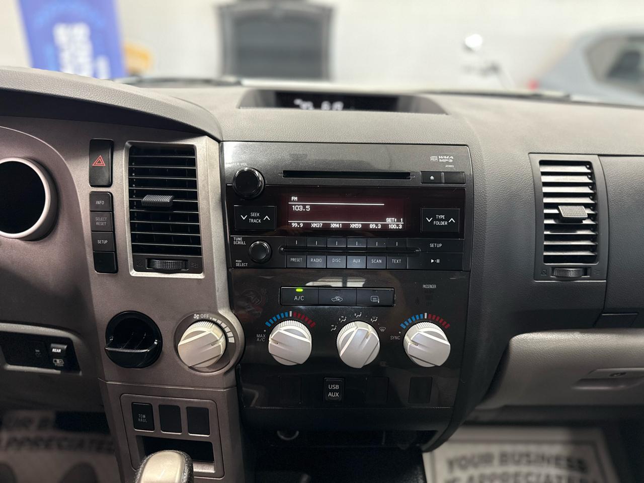 Toyota Tundra Base Double Cab 5.7L 2WD 2011