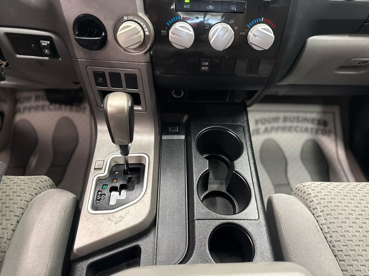 Toyota Tundra Base Double Cab 5.7L 2WD 2011