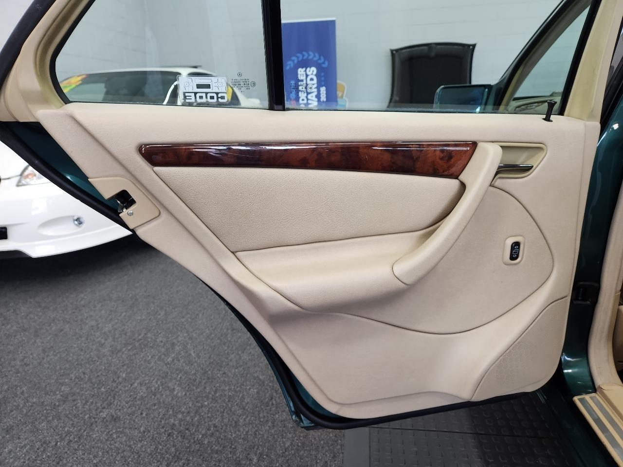 Mercedes-Benz C-Class C230 1999