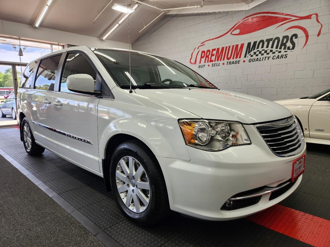 Chrysler Town & Country Touring 2016