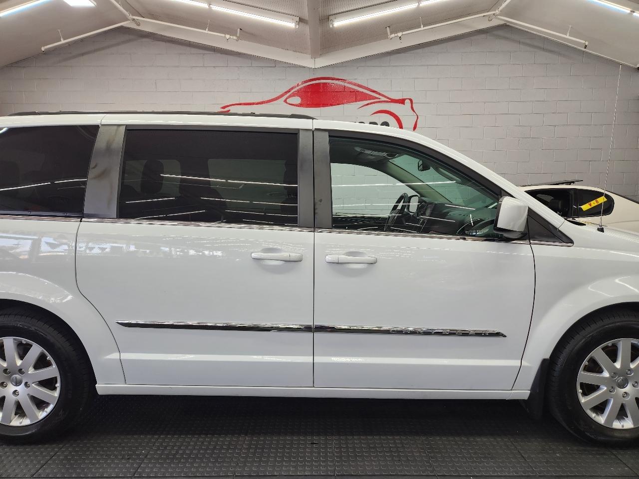 Chrysler Town & Country Touring 2016