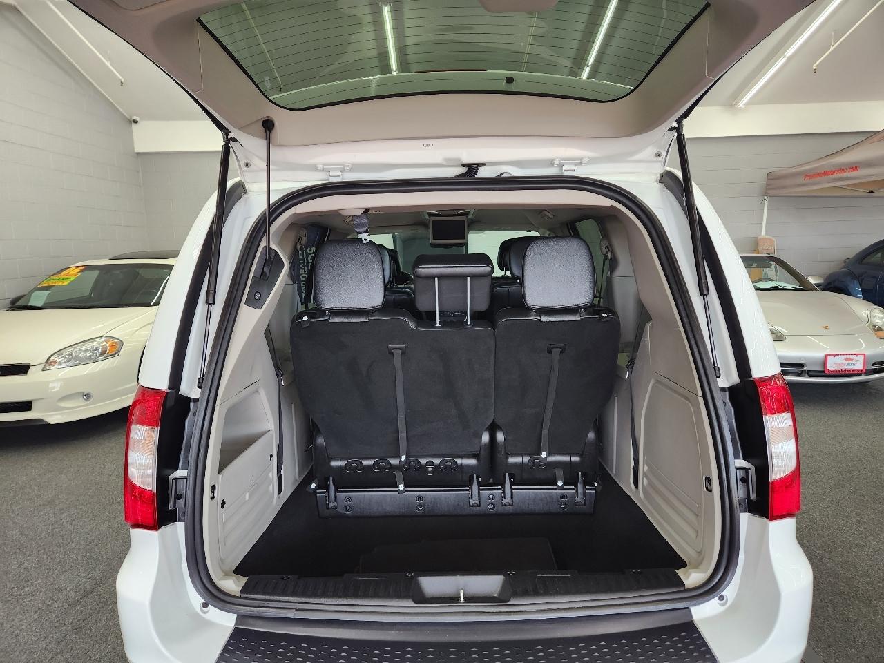 Chrysler Town & Country Touring 2016