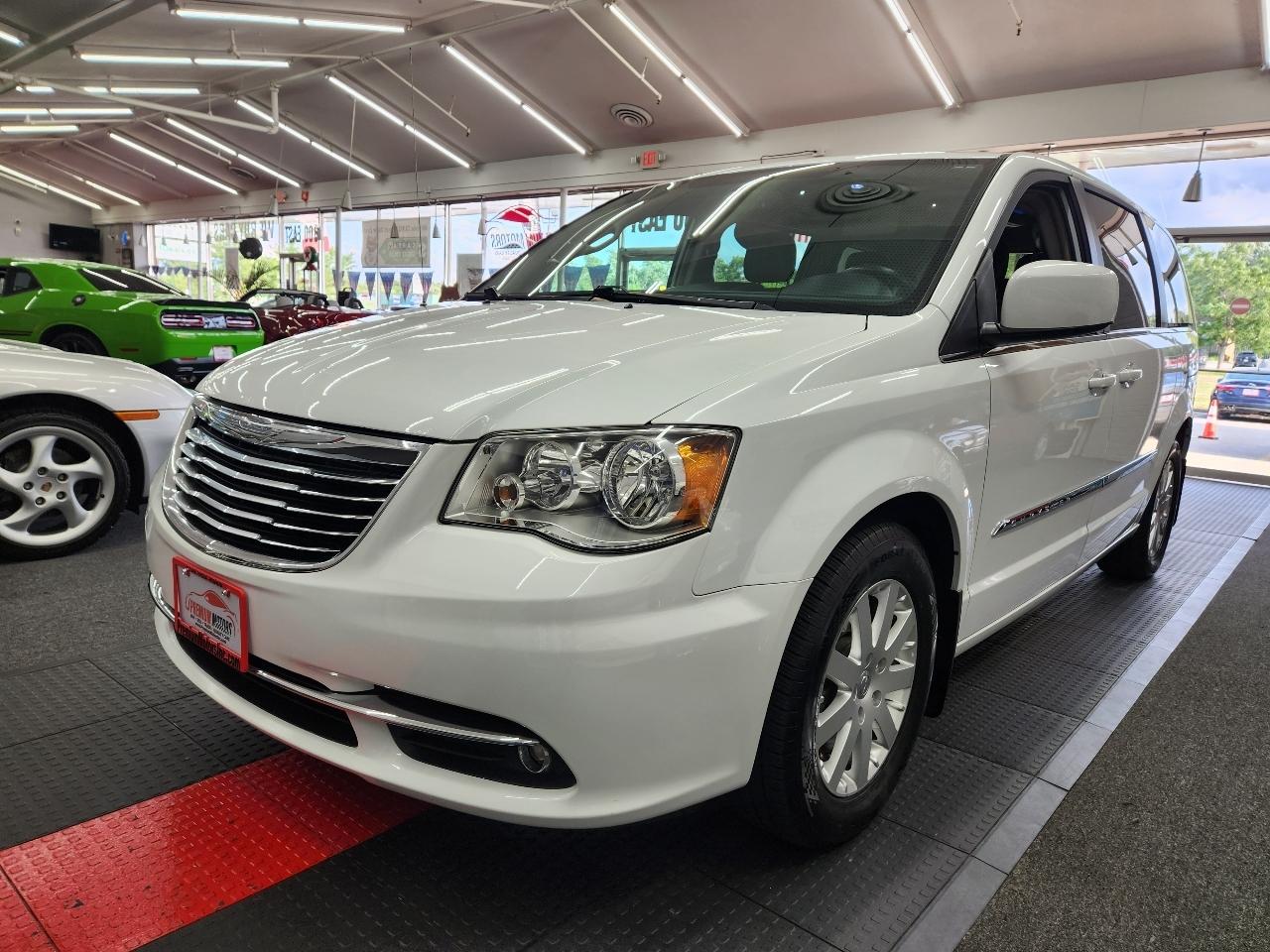 Chrysler Town & Country Touring 2016