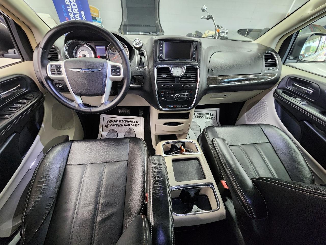 Chrysler Town & Country Touring 2016