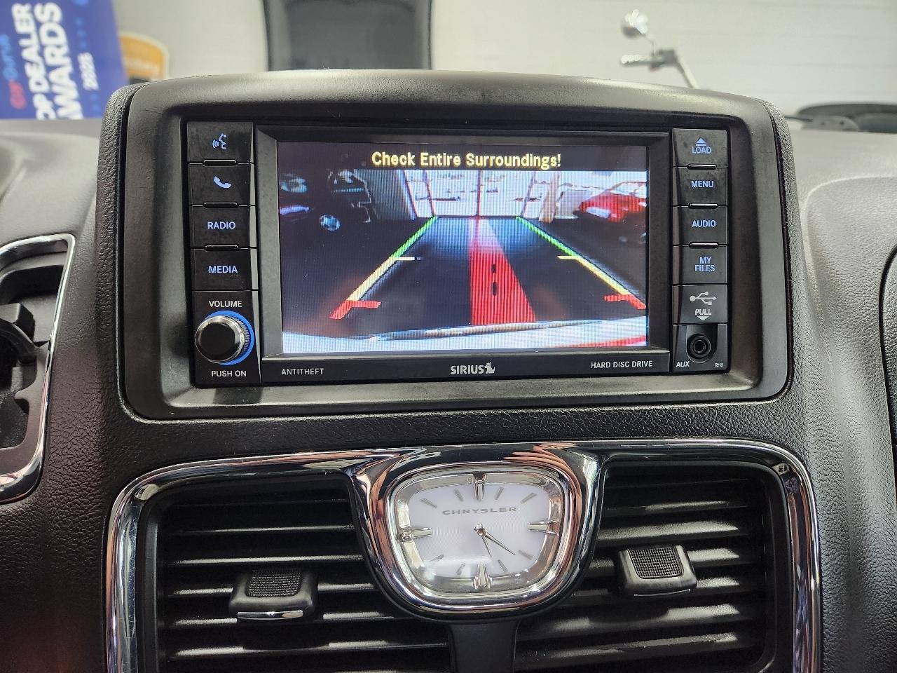 Chrysler Town & Country Touring 2016