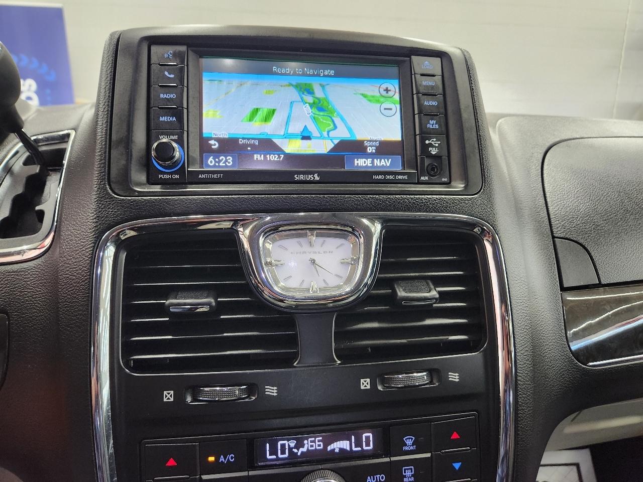 Chrysler Town & Country Touring 2016
