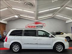 2016 Chrysler Town & Country 