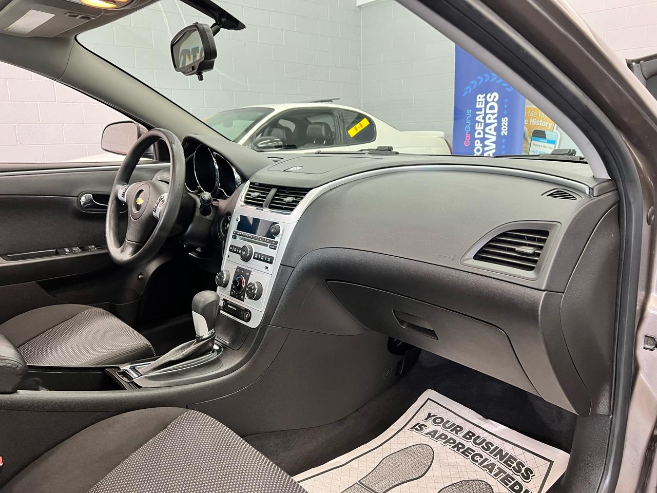 Chevrolet Malibu 1LT 2012