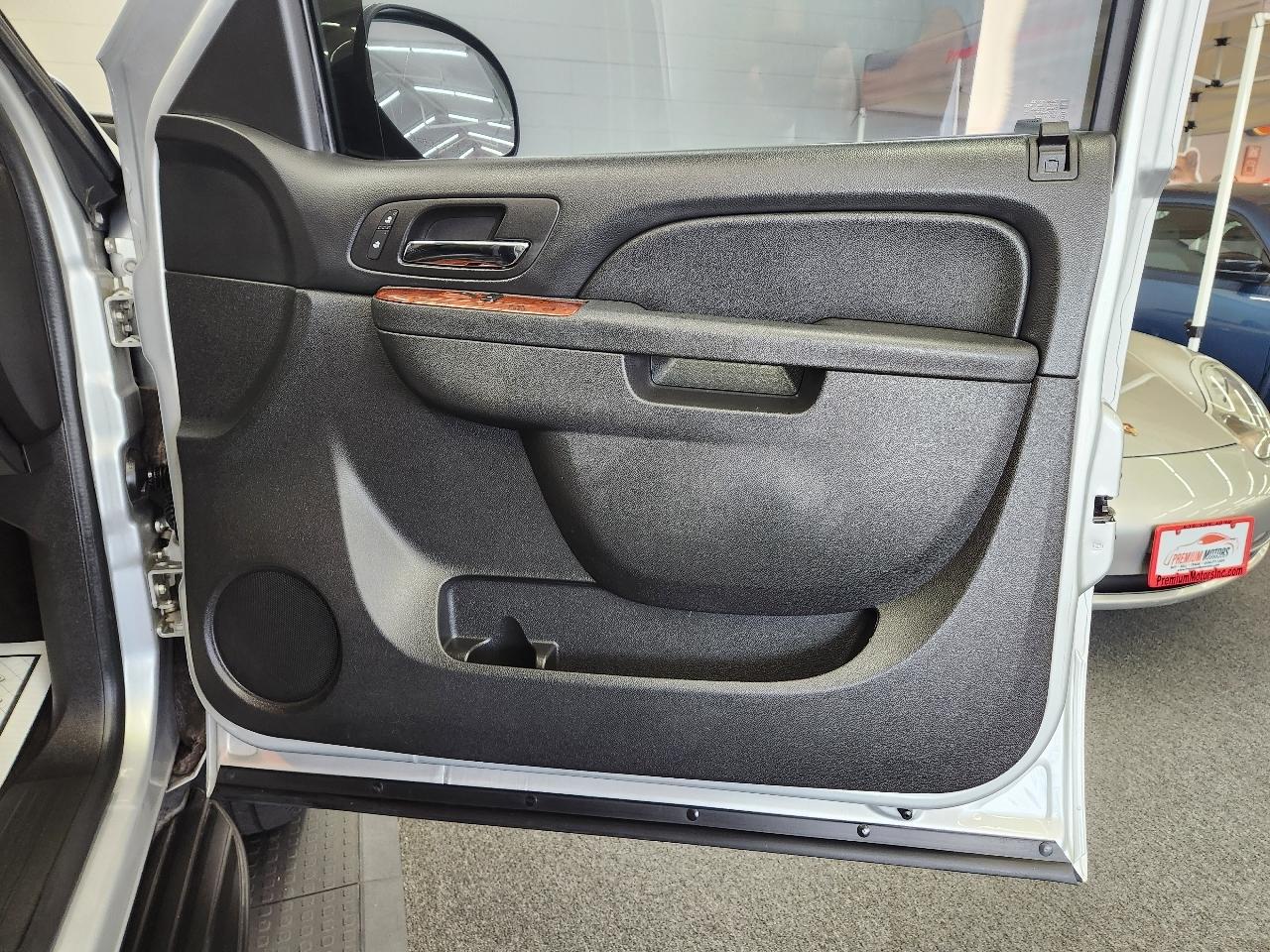 Chevrolet Tahoe  2014