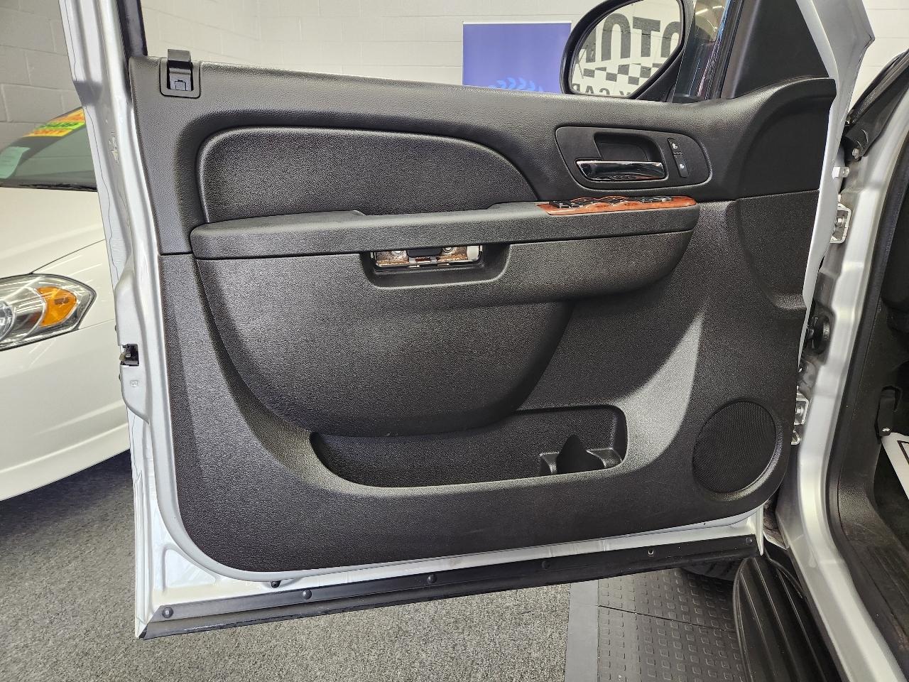 Chevrolet Tahoe  2014