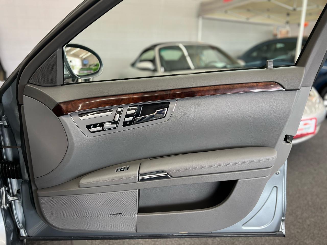 Mercedes-Benz S-Class  2007