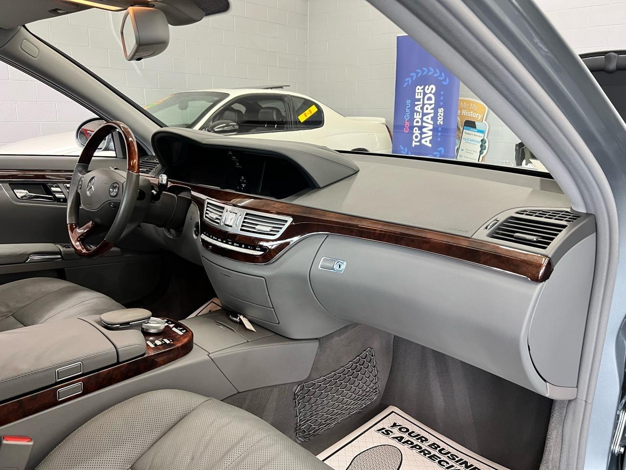 Mercedes-Benz S-Class  2007