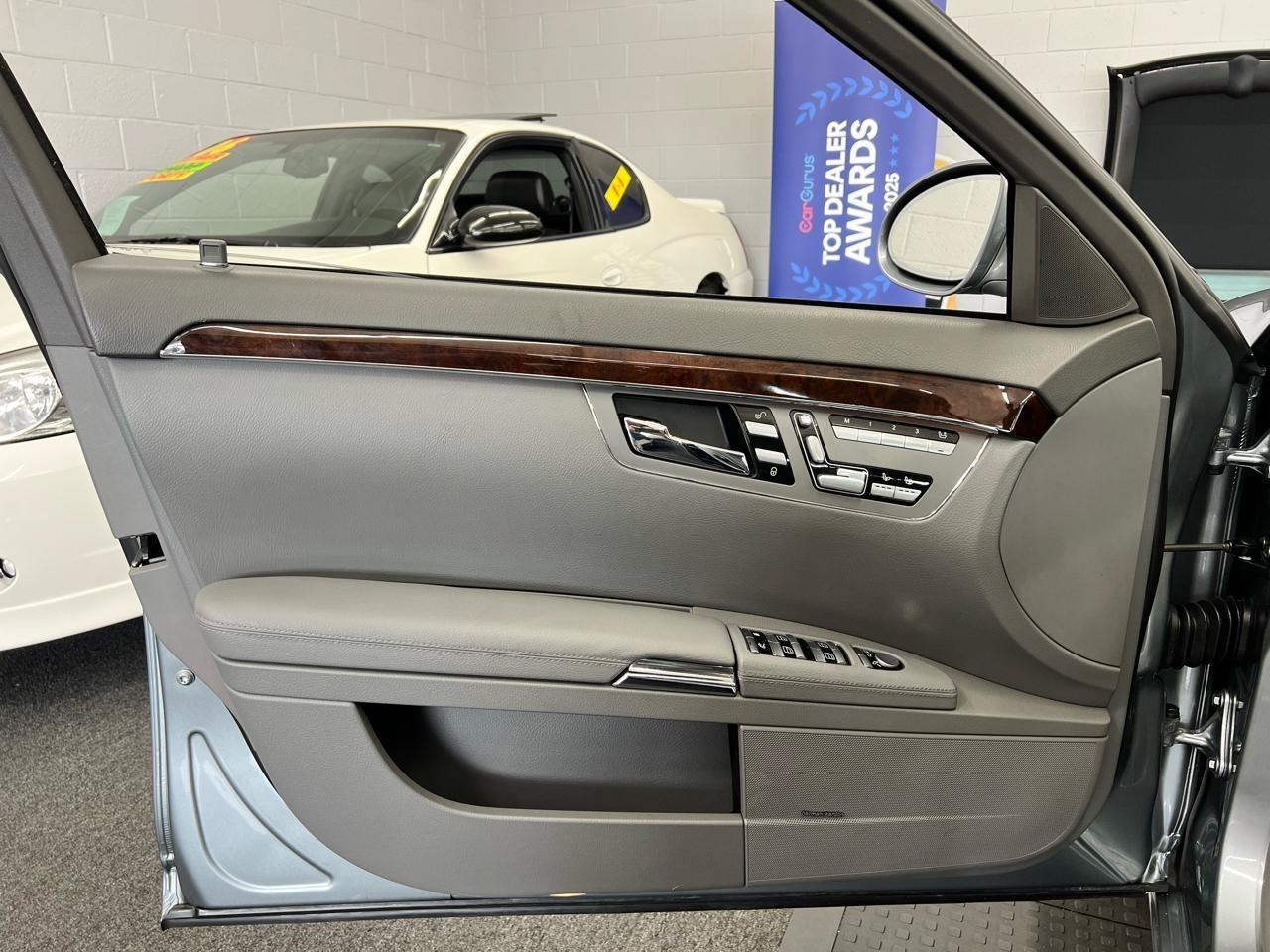 Mercedes-Benz S-Class  2007