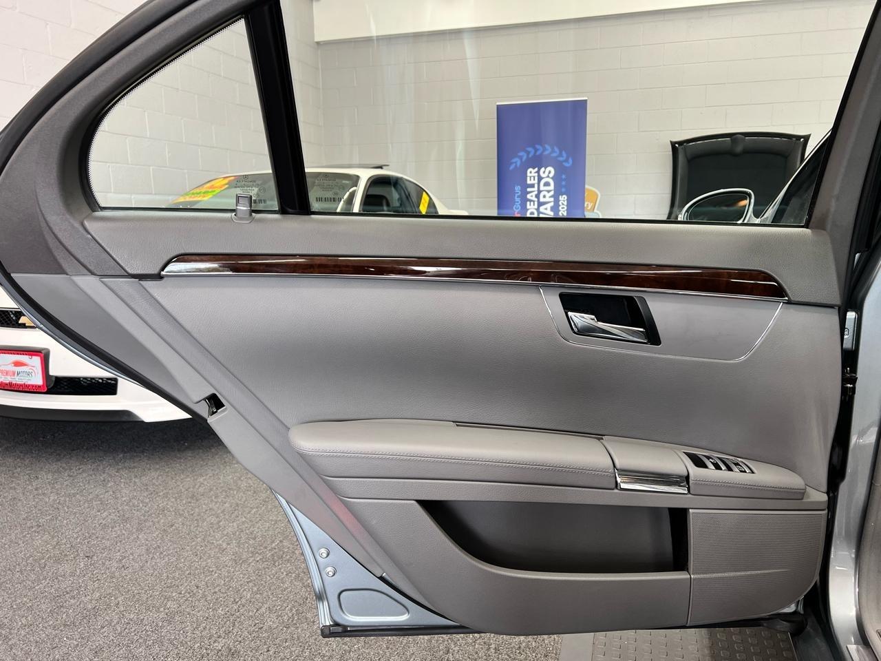 Mercedes-Benz S-Class  2007