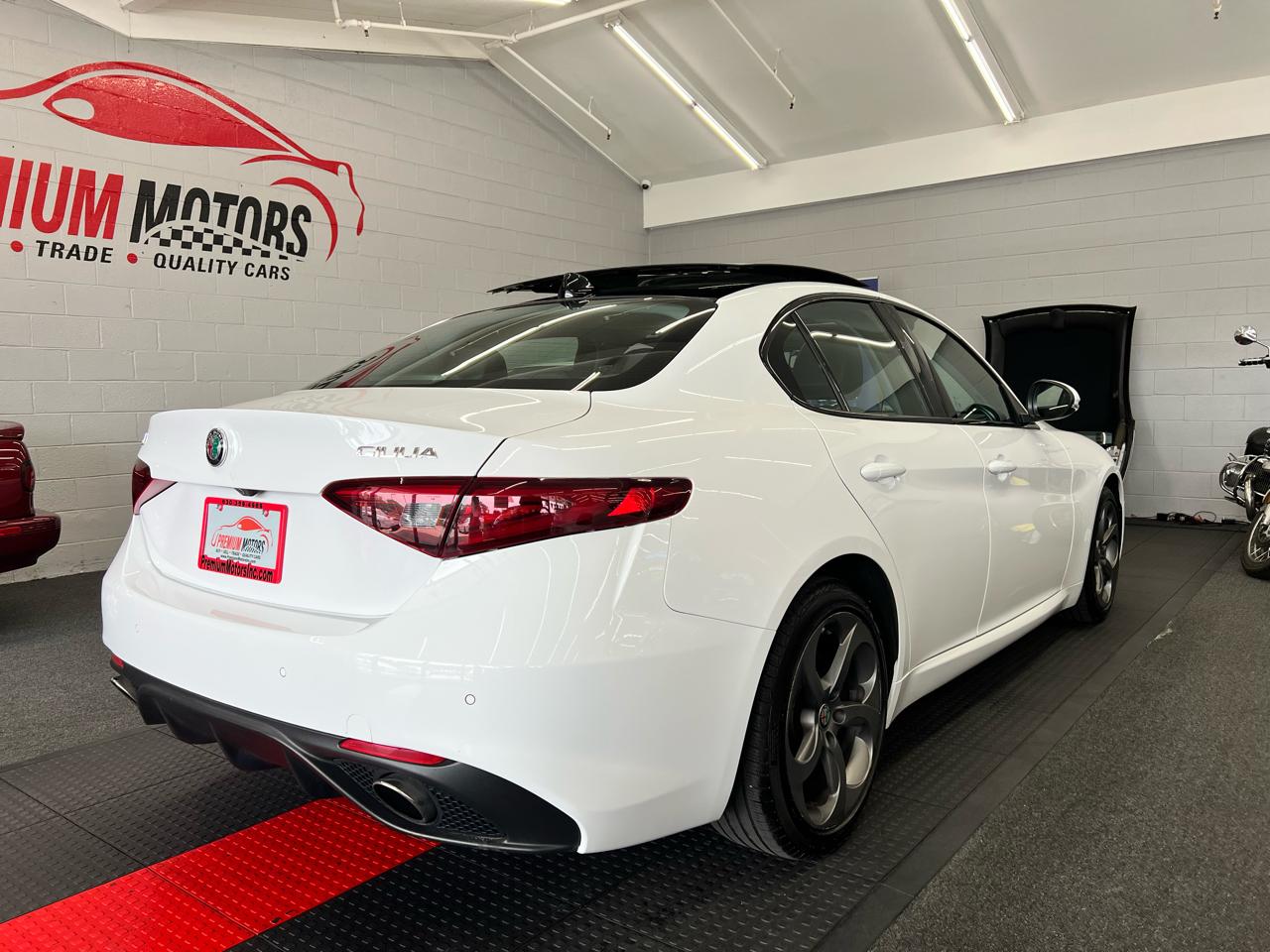 Alfa Romeo Giulia  2017