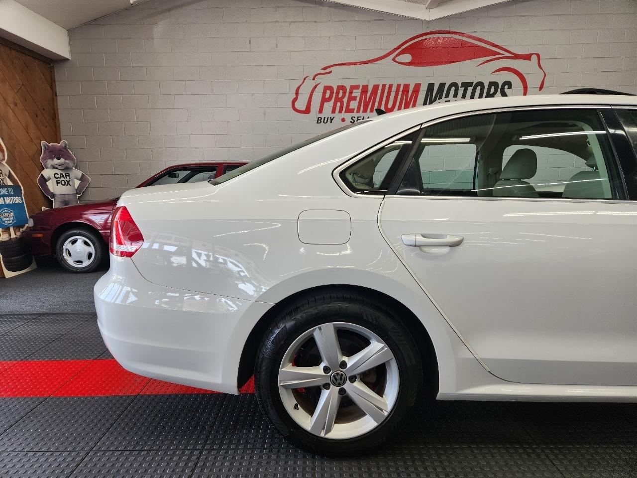 Volkswagen Passat SE 2013