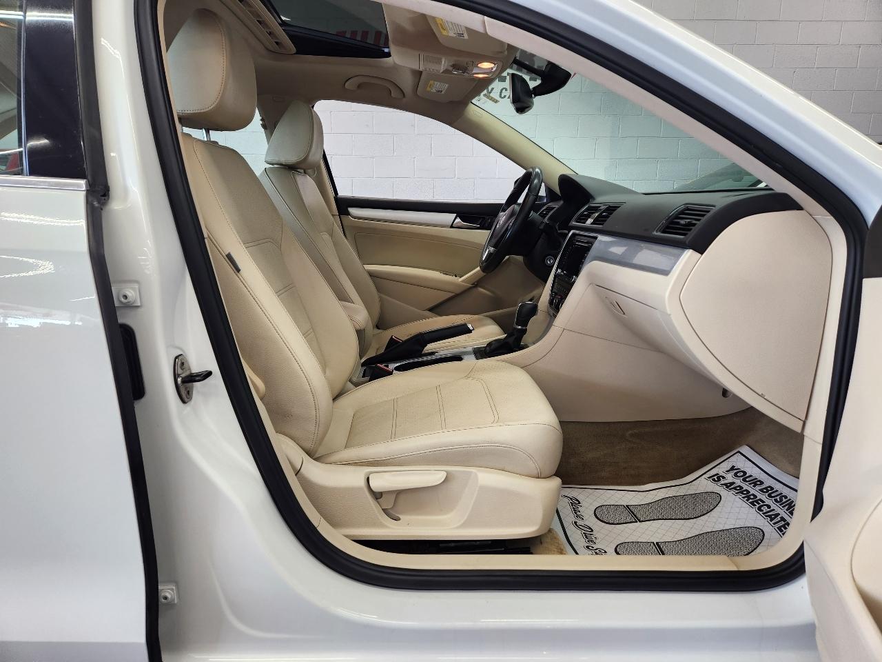 Volkswagen Passat SE 2013
